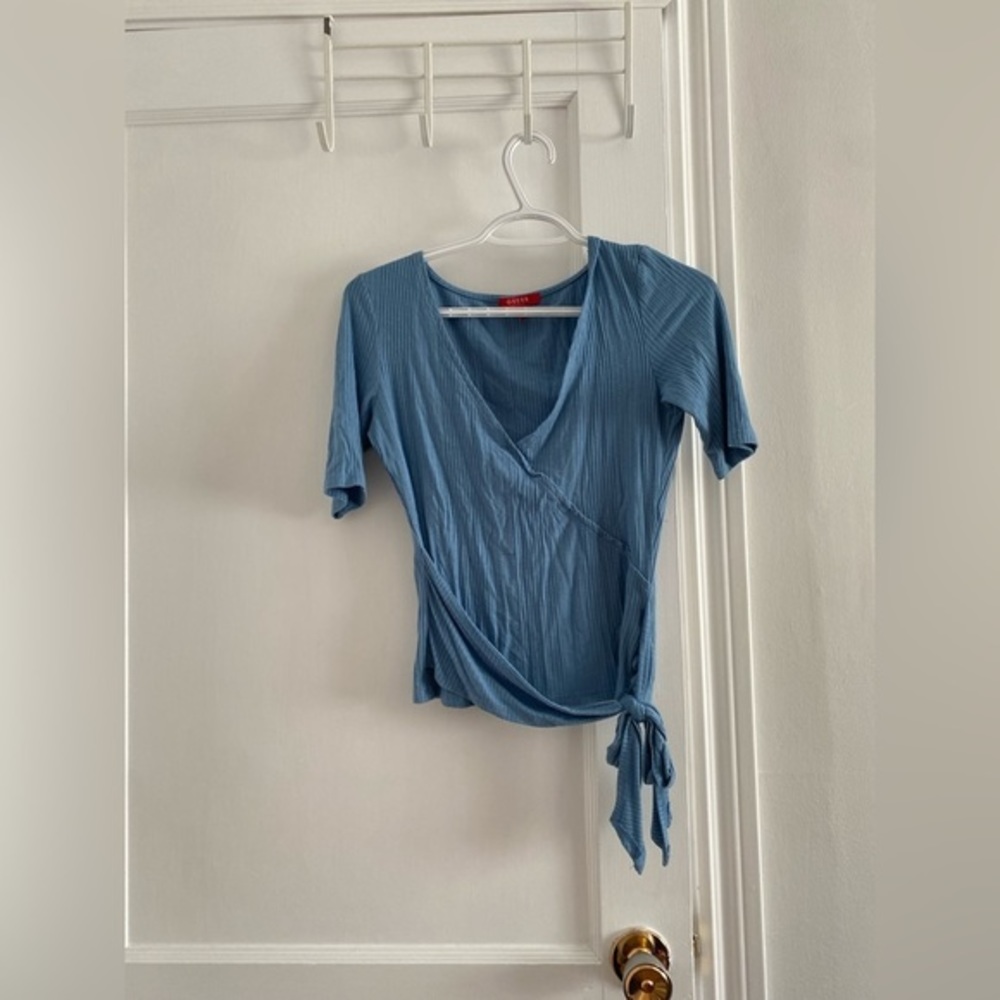 GUESS size medium